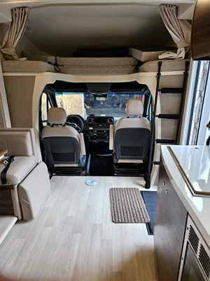 2021 WINNEBAGO NAVION photo 5