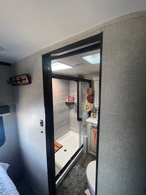 2023 JAYCO SEISMIC LUXURY SERIES photo 12