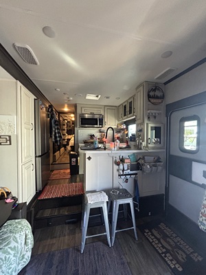 2023 JAYCO SEISMIC LUXURY SERIES photo 6