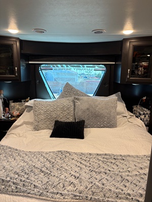 2023 JAYCO SEISMIC LUXURY SERIES photo 4