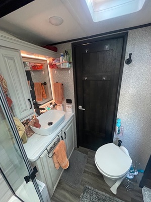 2023 JAYCO SEISMIC LUXURY SERIES photo 8