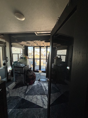 2023 JAYCO SEISMIC LUXURY SERIES photo 9