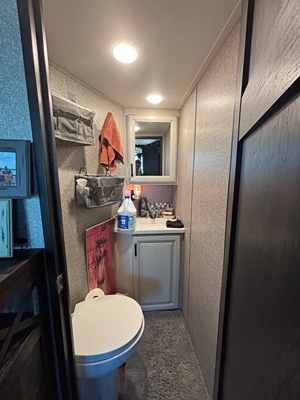 2023 JAYCO SEISMIC LUXURY SERIES photo 14
