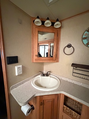 2012 FOREST RIVER BERKSHIRE photo 18