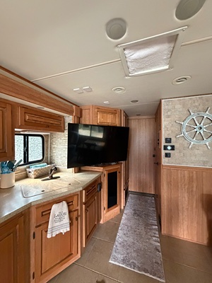 2012 FOREST RIVER BERKSHIRE photo 9