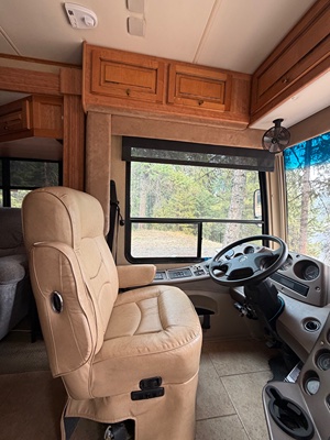 2012 FOREST RIVER BERKSHIRE photo 4