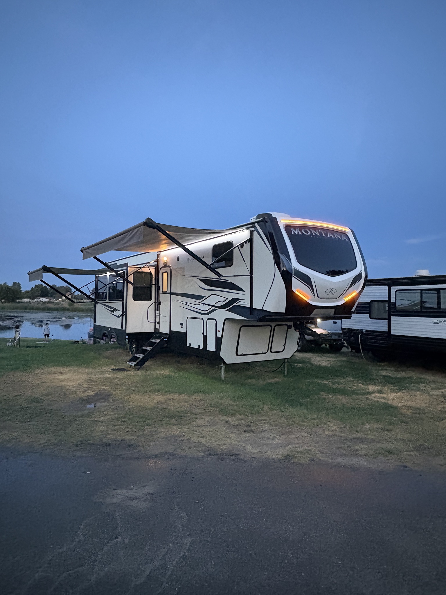 2022 KEYSTONE MONTANA HIGH COUNTRY exterior