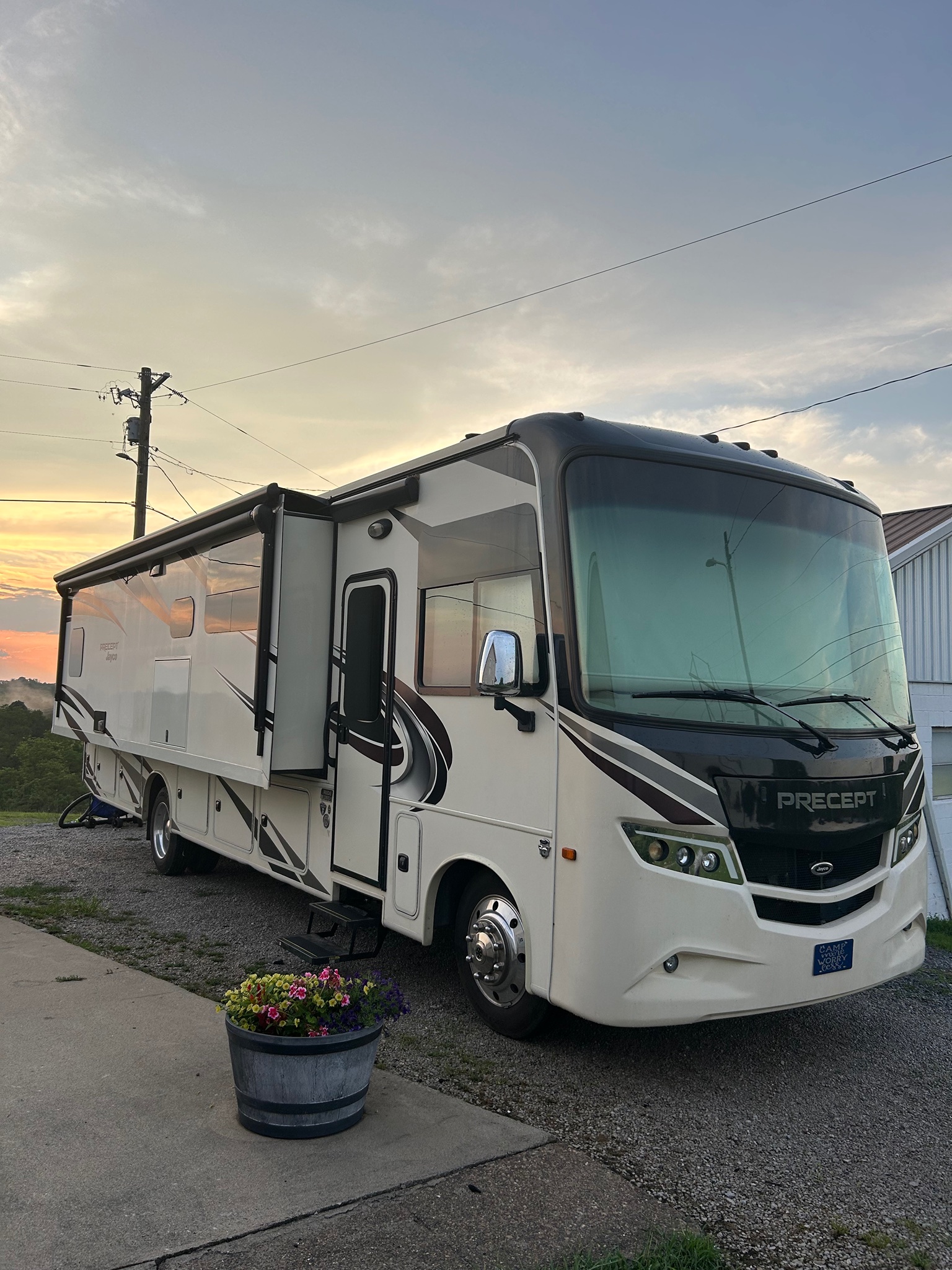 2019 JAYCO PRECEPT exterior