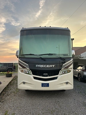 2019 JAYCO PRECEPT photo 2