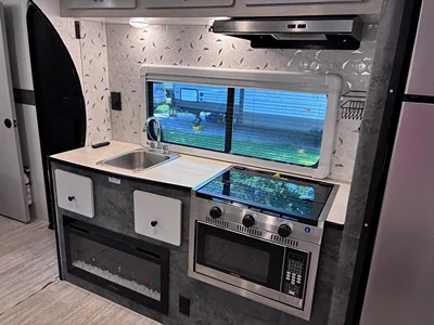 2025 LIV TRAVEL TRAILERS LIV photo 2