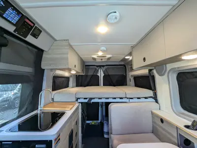 2024 Winnebago Solis Pocket photo 26