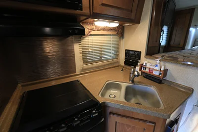 2013 LANCE 1050S photo 10