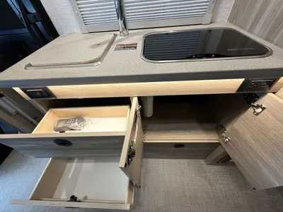 2027 Winnebago Ekko photo 37