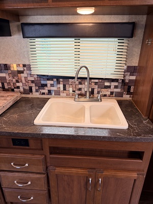 2017 JAYCO JAY FEATHER photo 11