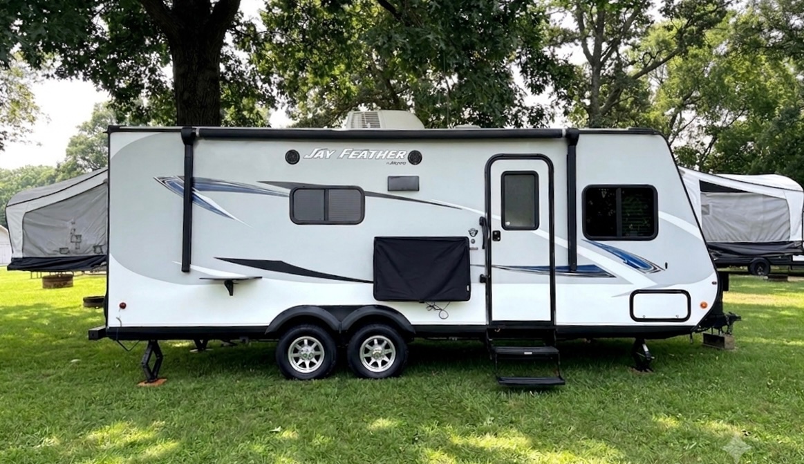 2017 JAYCO JAY FEATHER exterior