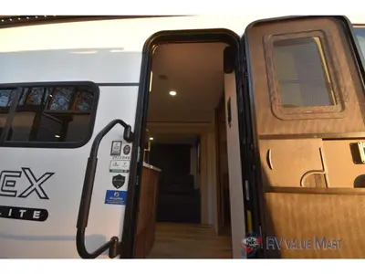 2026 Coachmen Apex Ultra-Lite photo 5