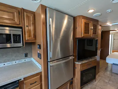 2014 Tiffin Motorhomes Allegro photo 21