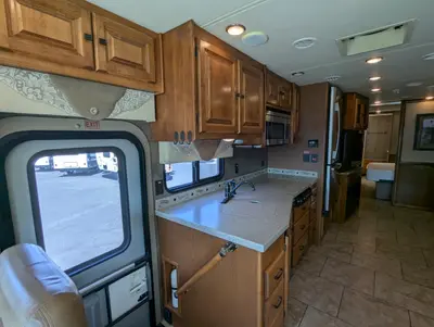 2014 Tiffin Motorhomes Allegro photo 16