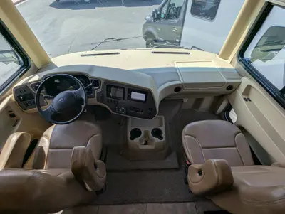 2014 Tiffin Motorhomes Allegro photo 9