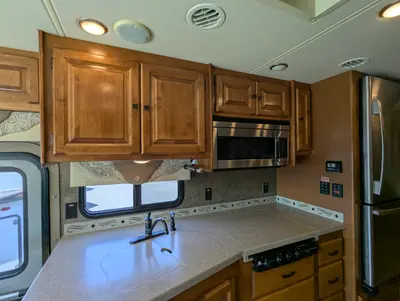2014 Tiffin Motorhomes Allegro photo 18