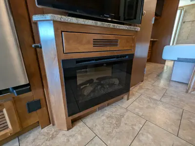 2014 Tiffin Motorhomes Allegro photo 22