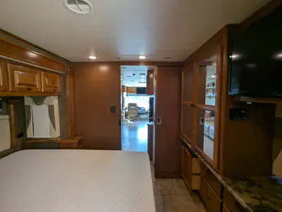 2014 Tiffin Motorhomes Allegro photo 40