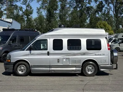 2010 Roadtrek 170 Versatile photo 6