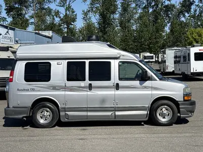 2010 Roadtrek 170 Versatile photo 10
