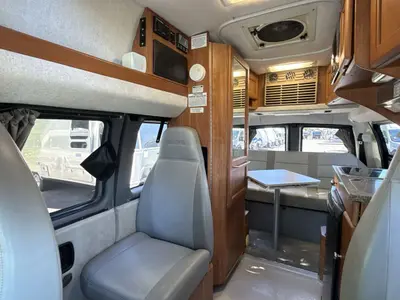 2010 Roadtrek 170 Versatile photo 25
