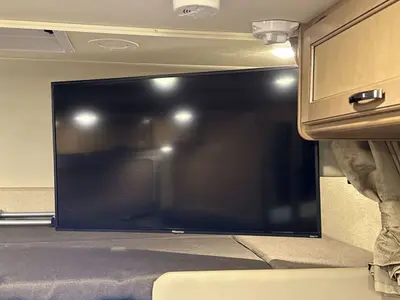 2018 Thor Motor Coach Four Winds photo 37