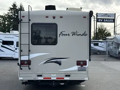 2018 Thor Motor Coach Four Winds photo 8