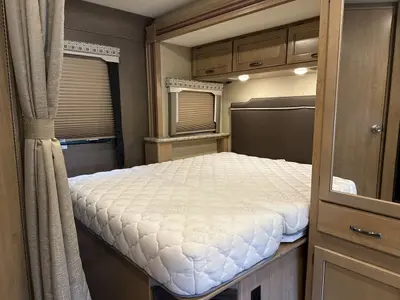 2018 Thor Motor Coach Four Winds photo 38