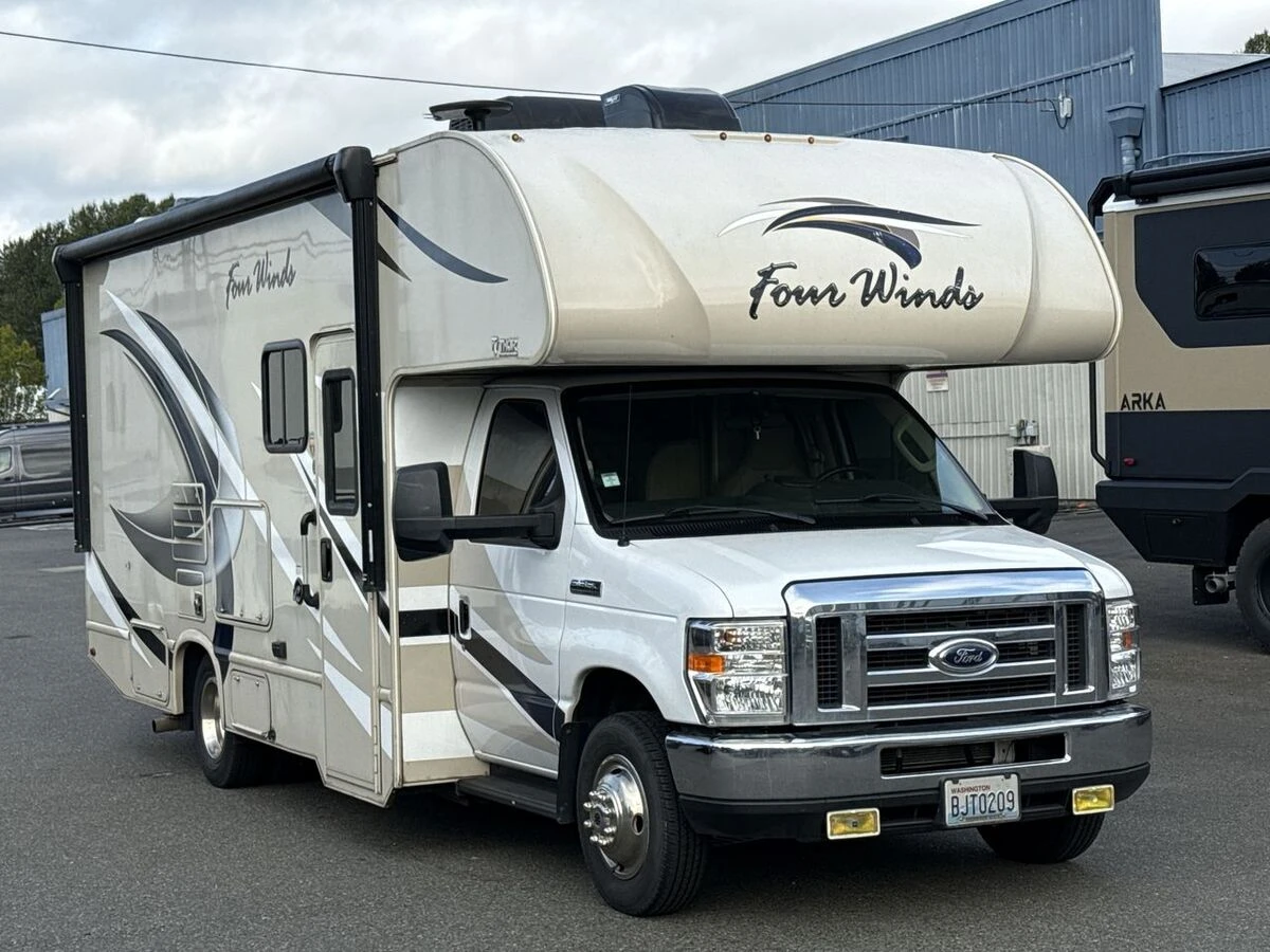 2018 Thor Motor Coach Four Winds exterior