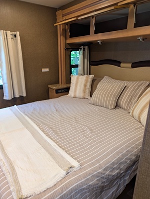 2016 THOR MOTOR COACH WINDSPORT photo 13