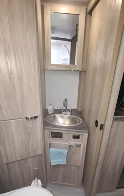 2021 WINNEBAGO MICRO MINNIE photo 35