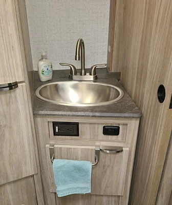 2021 WINNEBAGO MICRO MINNIE photo 33