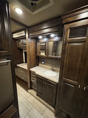 2019 TIFFIN MOTORHOMES ALLEGRO OPEN ROAD photo 20