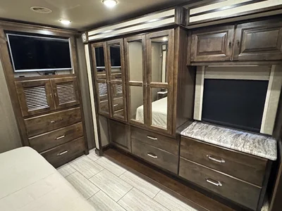 2019 TIFFIN MOTORHOMES ALLEGRO OPEN ROAD photo 17