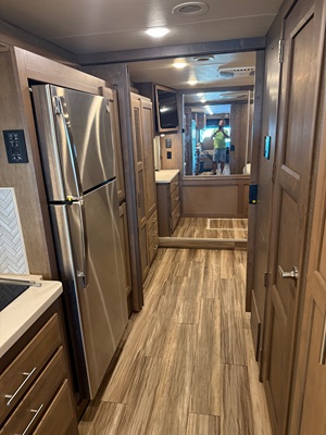 2022 THOR MOTOR COACH PALAZZO photo 5