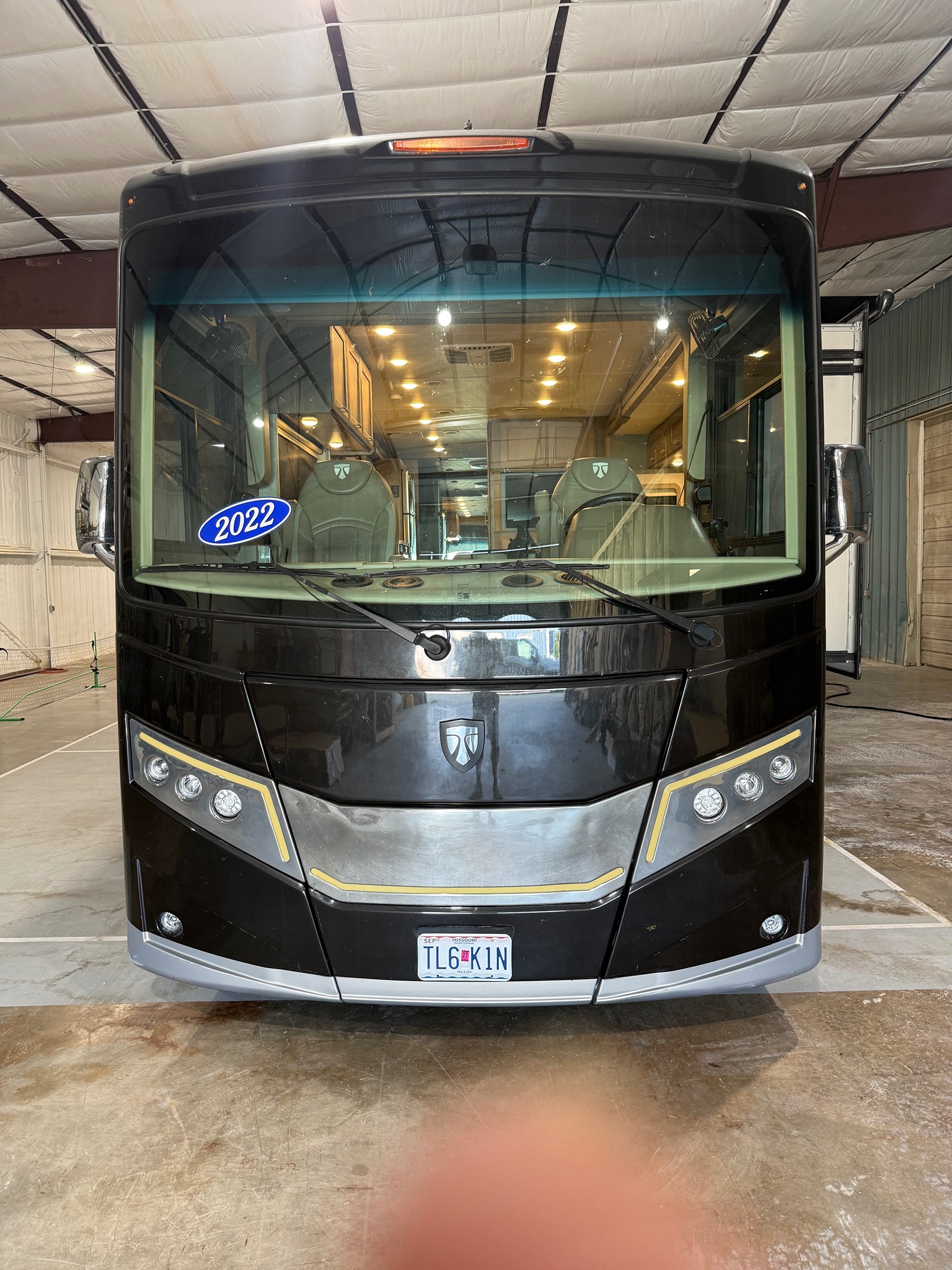 2022 THOR MOTOR COACH PALAZZO exterior