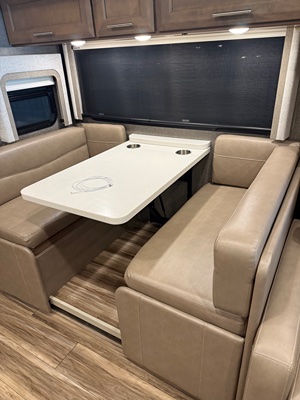 2022 THOR MOTOR COACH PALAZZO photo 4