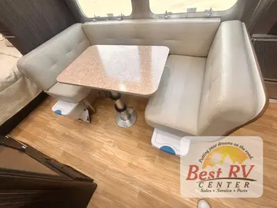 2017 Airstream International Signature photo 38