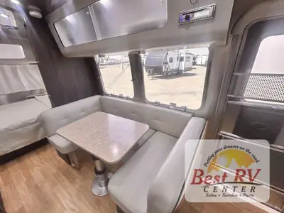 2017 Airstream International Signature photo 36