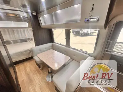 2017 Airstream International Signature photo 30