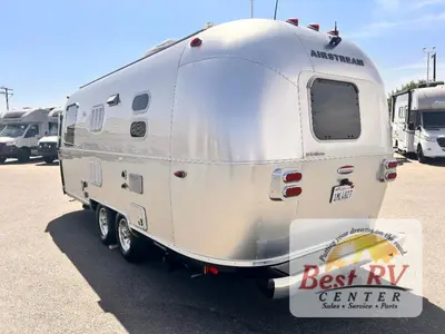 2017 Airstream International Signature photo 5