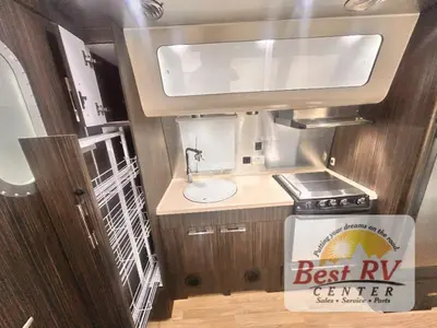 2017 Airstream International Signature photo 22