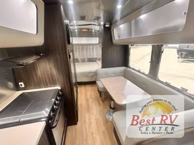 2017 Airstream International Signature photo 28