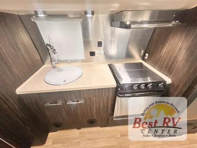 2017 Airstream International Signature photo 18