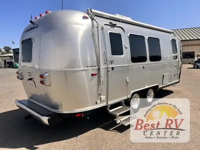 2017 Airstream International Signature photo 3