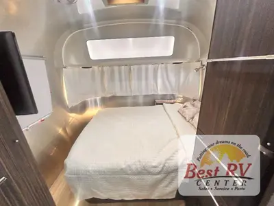 2017 Airstream International Signature photo 44